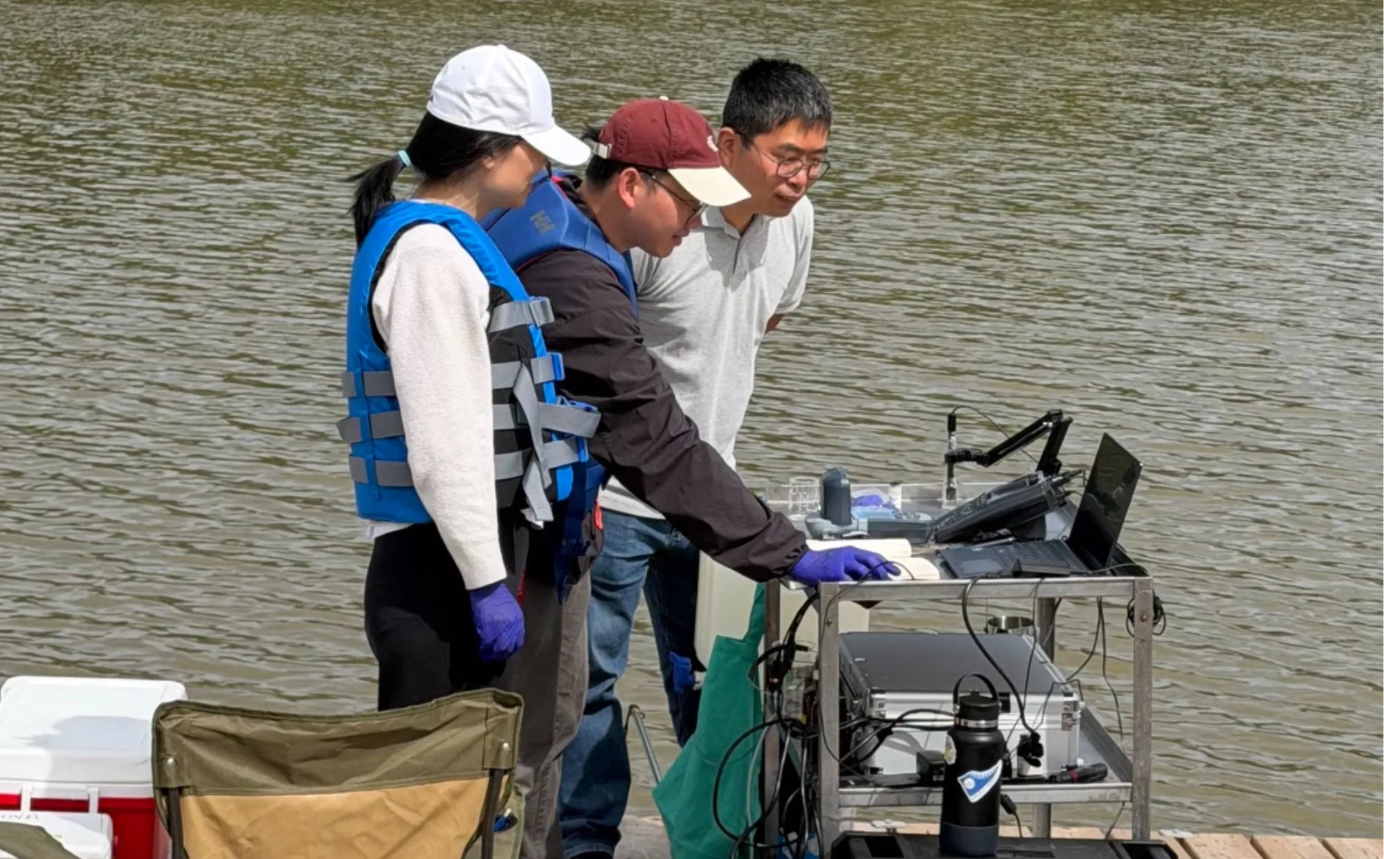 Water quality monitoring for Manitoba's water bodies